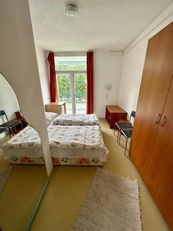 Lelle Beach Club Balatonlelle Bagian luar foto