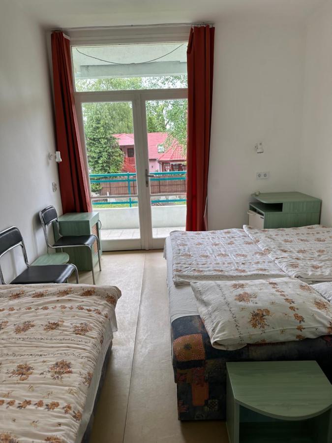 Lelle Beach Club Balatonlelle Bagian luar foto
