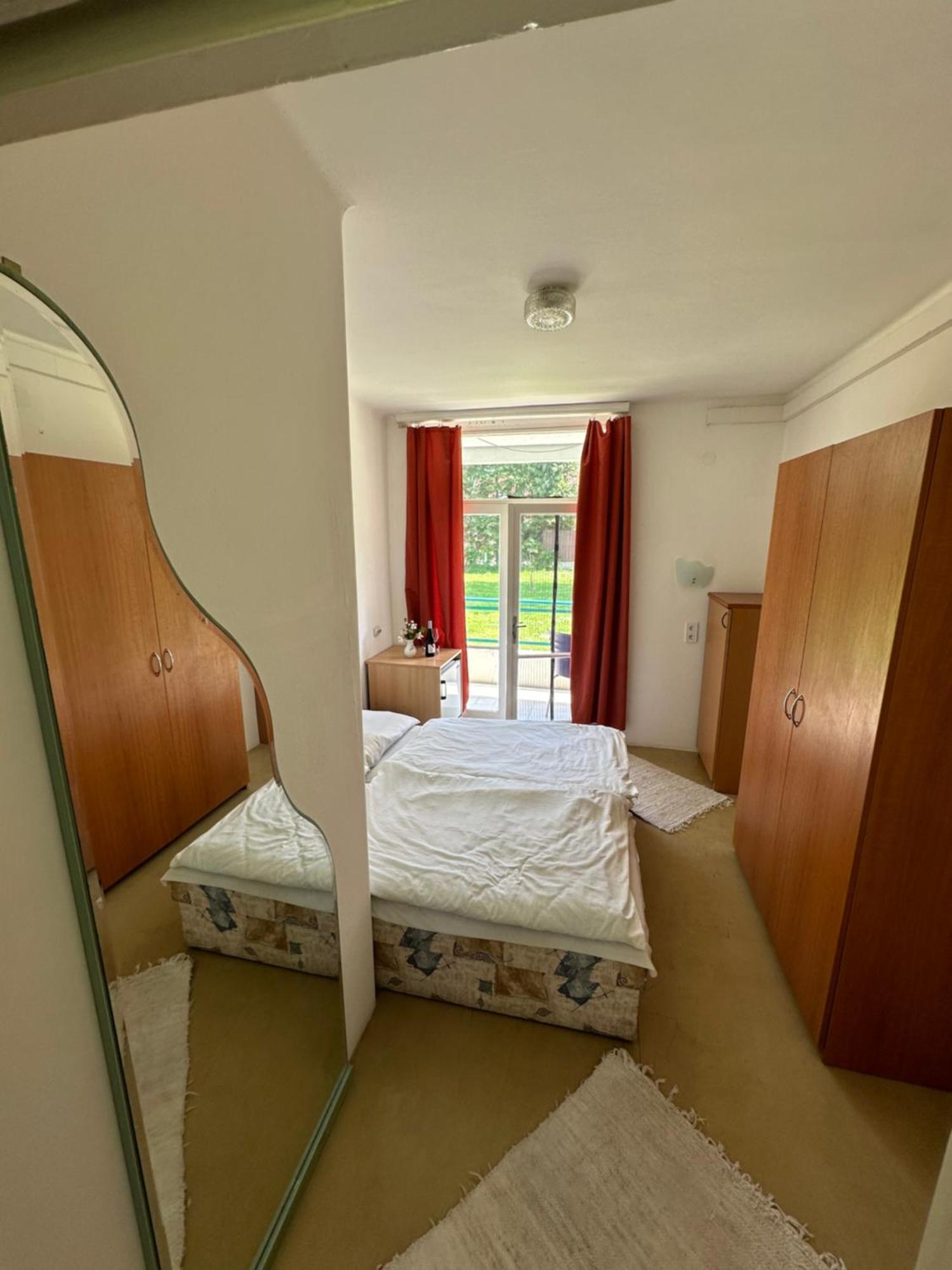 Lelle Beach Club Balatonlelle Bagian luar foto