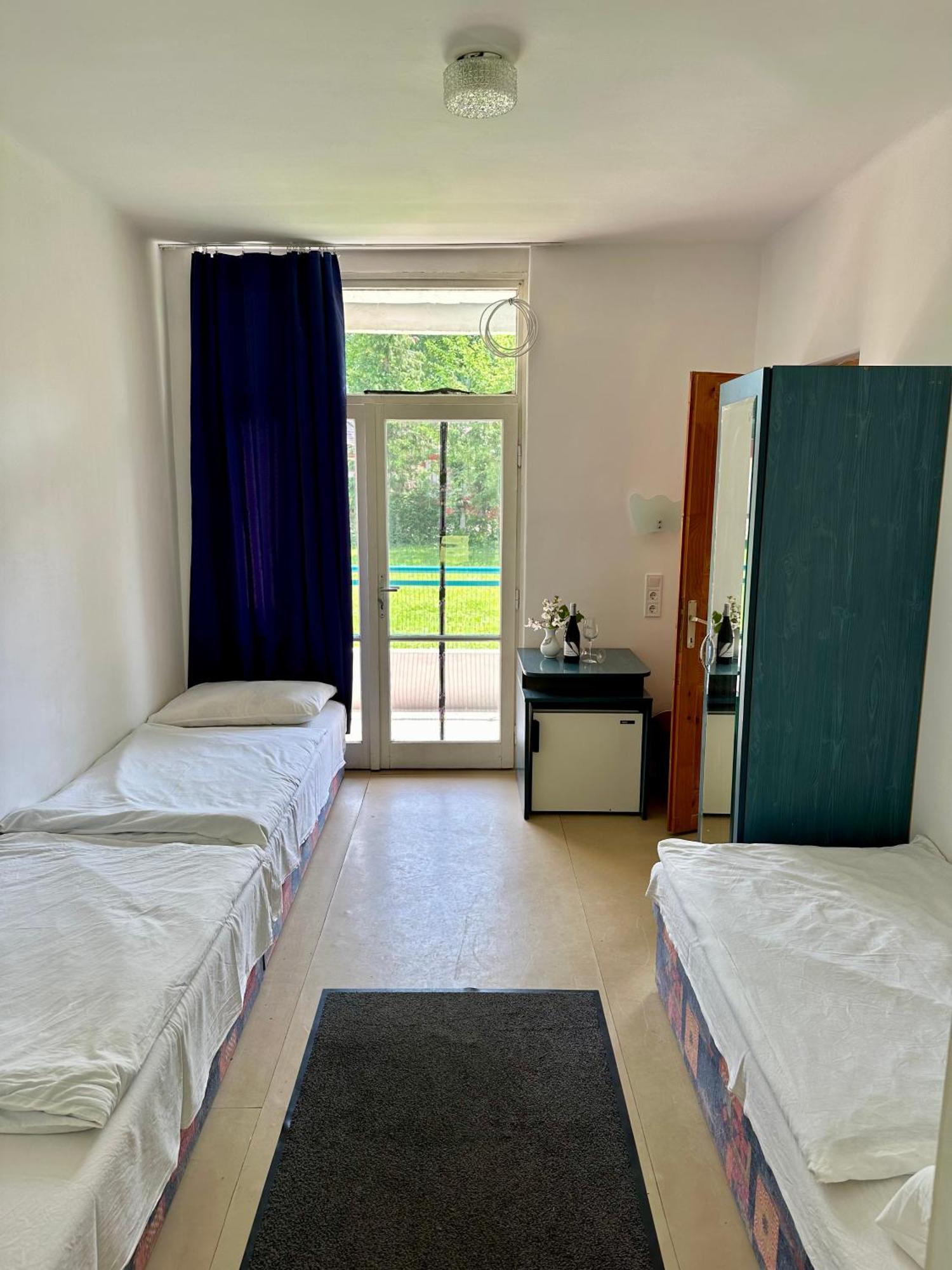 Lelle Beach Club Balatonlelle Bagian luar foto